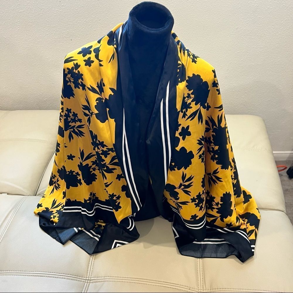 Black and yellow Crop cover up